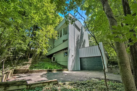 626 Hilltop Rd, Chikaming, MI 49125
