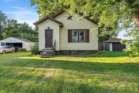 435 Mead Rd, Niles, MI 49120