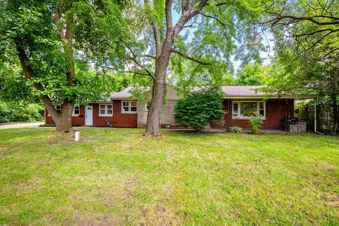 1817 S 11th St, Niles, MI 49120