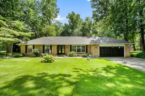 21837 Pokagon Ln, Cassopolis, MI 49031