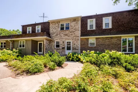 2551 Essex Ct, St. Joseph, MI 49085