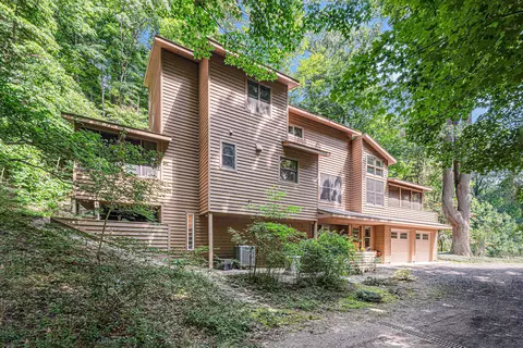 12060 Tower Hill Rd, Lake, MI 49125