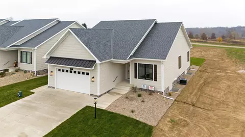 2576 Noellyn Dr, Oronoko, MI 49103