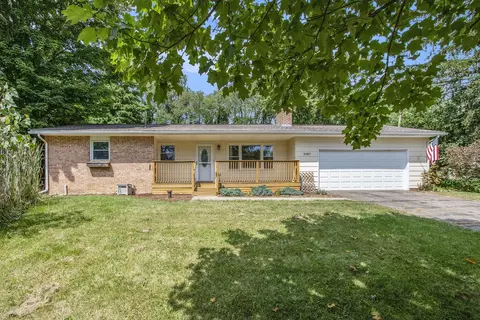 3387 Pleasant St, Oronoko, MI 49103