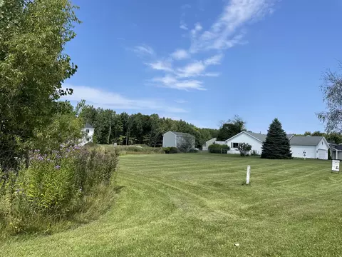 620 628 Twin Hills Dr, Watervliet, MI 49098