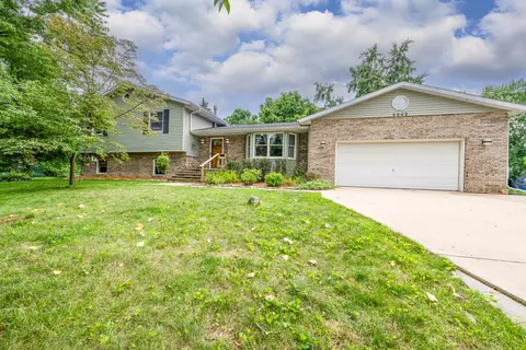 4862 Woodland Dr, Royalton, MI 49085