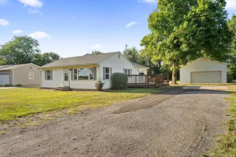 24220 Redfield St, Ontwa, MI 49112