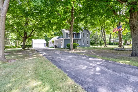 2215 Fairplain Ave, St. Joseph, MI 49022