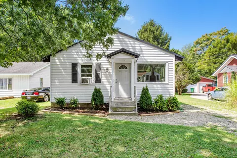 980 S 13th St, Niles, MI 49120