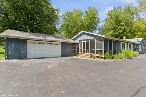 7520 Little Paw Paw Lake Rd, Coloma, MI 49038