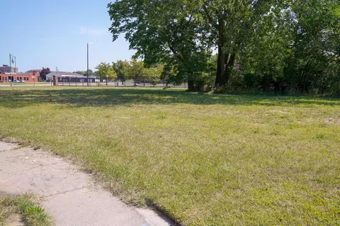 190 Market Pl, Benton Harbor, MI 49022