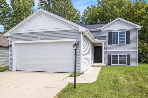 599 Cygnet Lake Dr, Benton Harbor, MI 49022