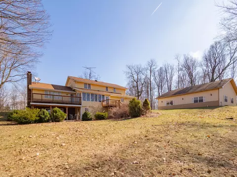 43708 Paw Paw Rd, Paw Paw, MI 49079
