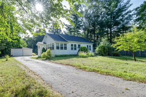 13081 California Rd, Sawyer, MI 49125