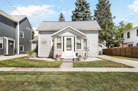 219 Superior St, South Haven, MI 49090