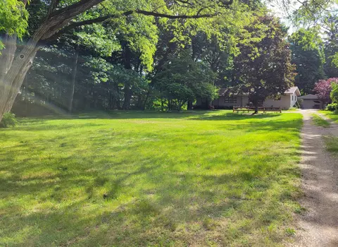 249 Hubbard St, South Haven, MI 49090
