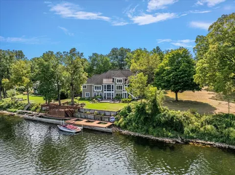 761 River Park Blvd, St. Joseph, MI 49085