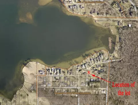 45441 Shore Dr, Decatur, MI 49045
