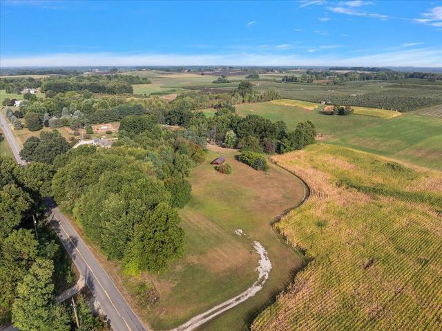 7205 Hill Rd, Bainbridge, MI 49038