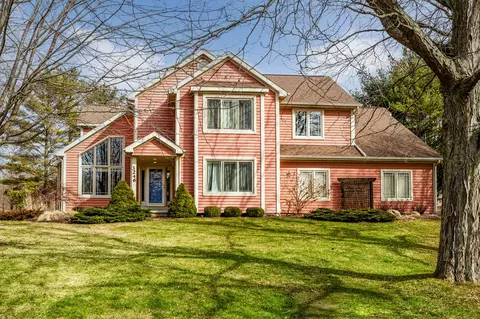 3246 Wyndwicke Dr, St. Joseph, MI 49085