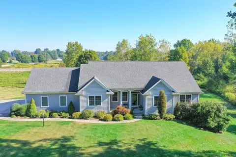 45 Longmeadow Dr, Niles, MI 49120