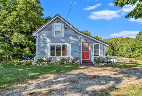 17014 Quaker St, Penn, MI 49095
