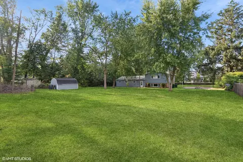 11029 Garden Dr, New Buffalo, MI 49117