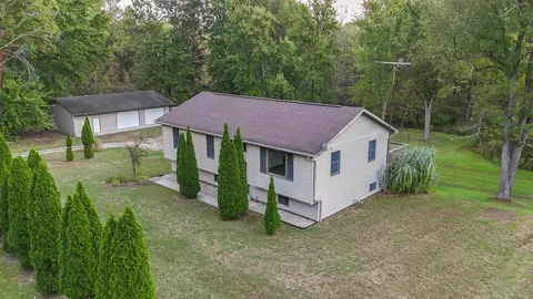 27650 Swamp St, Wayne, MI 49047