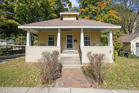611 W Chicago Rd, Niles, MI 49120