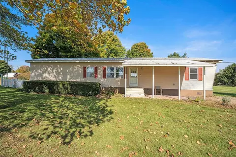 47060 48th Ave, Lawrence, MI 49064