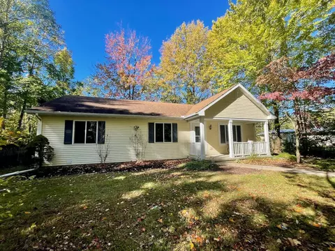 12476 Spruce St, Chikaming, MI 49125