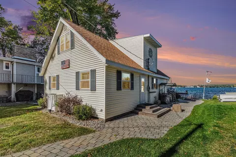 30958 Bittersweet Trl, Silver Creek, MI 49047