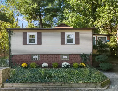 46117 Whitewood Ave, Grand Beach, MI 49117