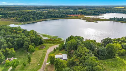 9122 Lakewood Trl, Berrien, MI 49103