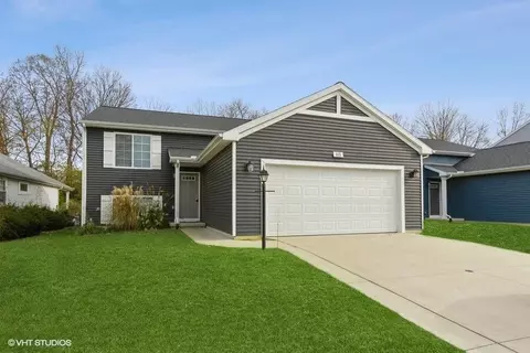 619 Cygnet Lake Dr, Benton, MI 49022