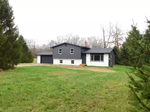 900 E Augusta Dr, Augusta, MI 49012 photo 1