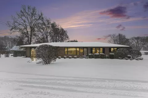 3135 Valley Ln, St. Joseph, MI 49085