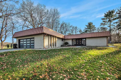 16152 Merson Ct, Buchanan, MI 49107