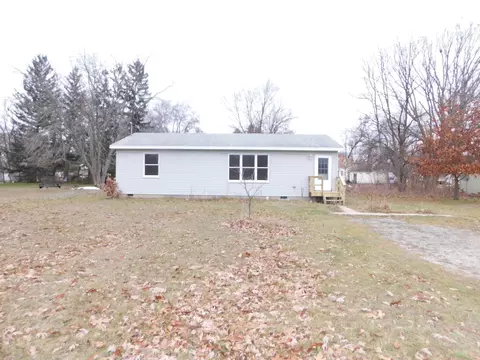 119 E South St, Decatur, MI 49045