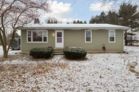 69440 Christiana Lake Rd, Ontwa, MI 49112