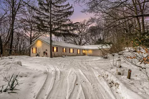19020 47th St, Columbia, MI 49026