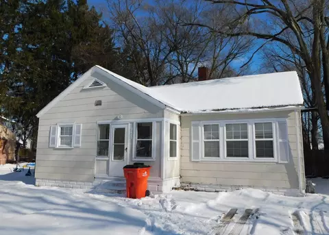 955 Jennings Ave, Benton Harbor, MI 49022