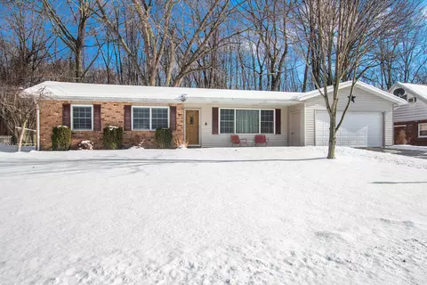 327 Timber Dr, Coloma, MI 49038