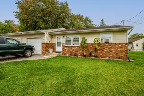 8263 Forest Beach Rd, Watervliet, MI 49098