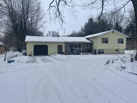 25310 Mckenzie St, Wayne, MI 49047