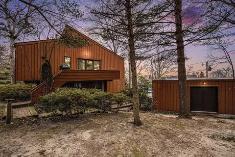 49106 Knob Hill Dr, Grand Beach, MI 49117