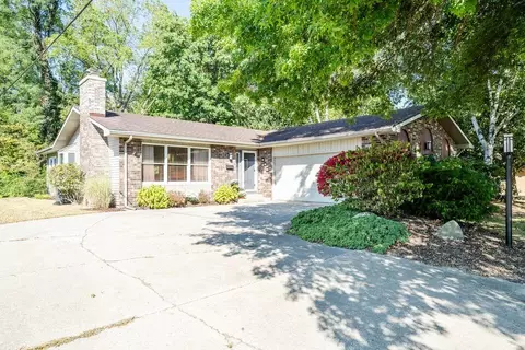 123 Bennett Ave, Hartford, MI 49057