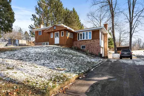 2935 Portage Rd, Bertrand, MI 49120