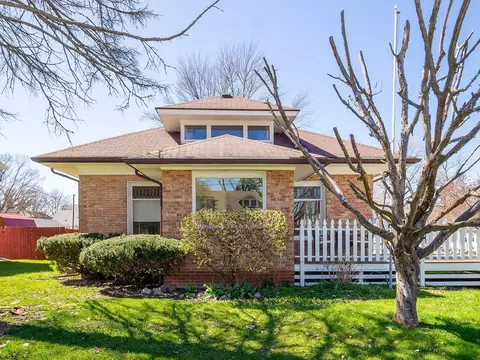 502 S Elm St, Three Oaks, MI 49128