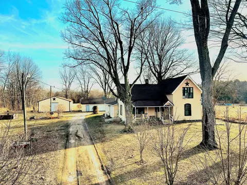 71363 24th Ave, South Haven, MI 49090